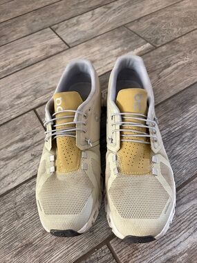 On Running Cloud 5 sneakers